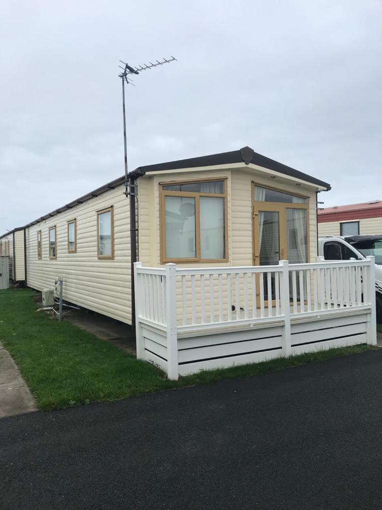 Two X 8 Berth Static Caravan On Lyons Robin Hood Rhyl North Wales Meliden エクステリア 写真
