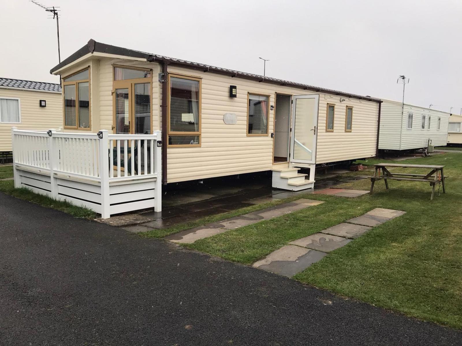 Two X 8 Berth Static Caravan On Lyons Robin Hood Rhyl North Wales Meliden エクステリア 写真